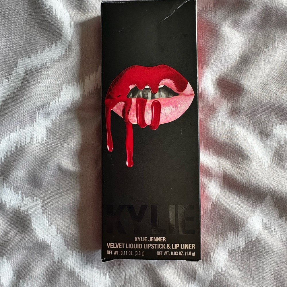 2 Kylie Lip Kits Discontinued Colors